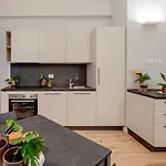 New! Duomo-San Siro - Super Cute Modern Apt, 15Mins To Duomo!