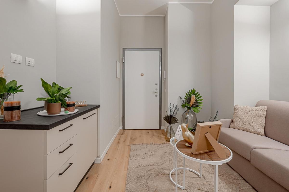 New! Duomo-san Siro - Super Cute Modern Apt, 15mins To Duomo! *