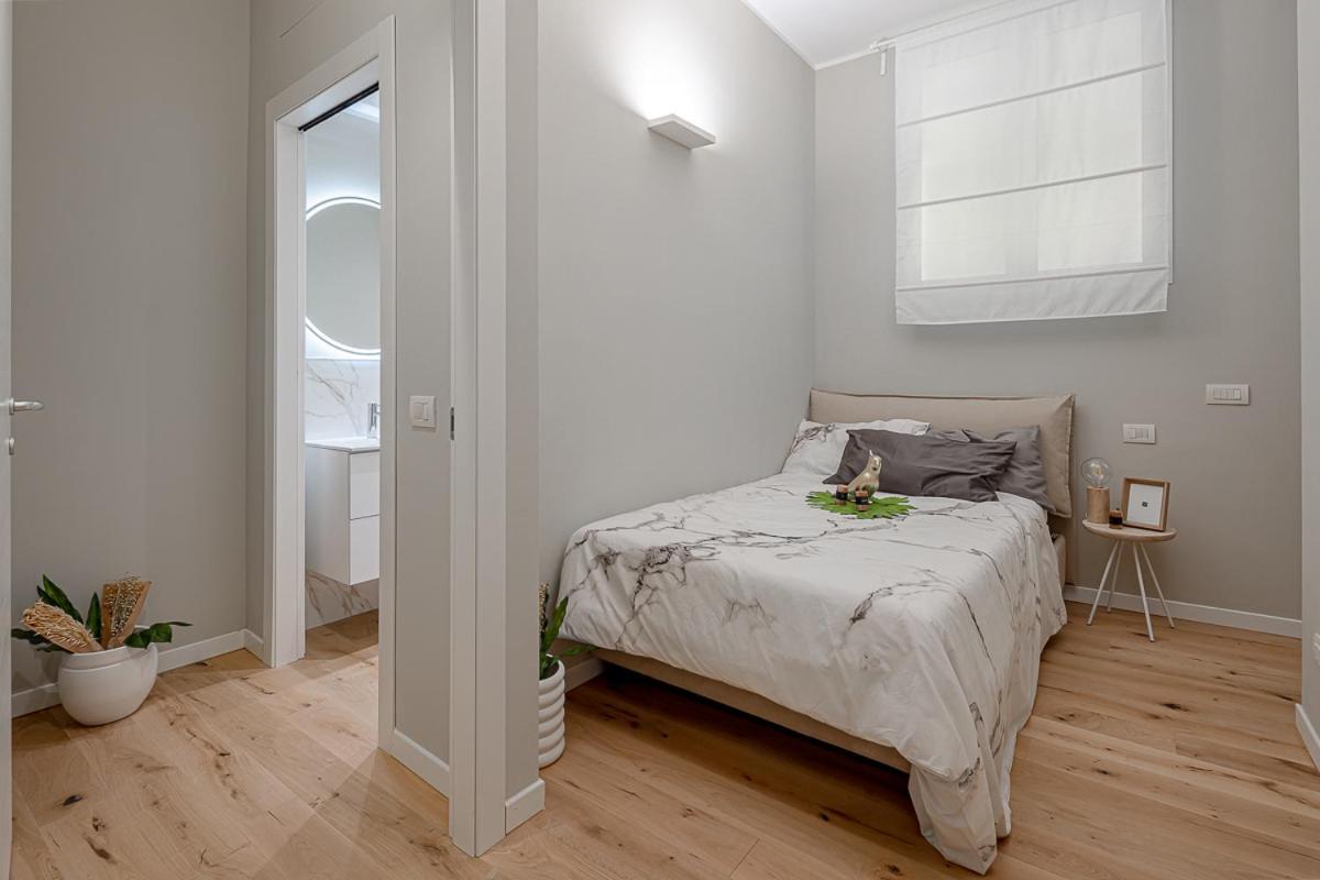 New! Duomo-san Siro - Super Cute Modern Apt, 15mins To Duomo! * Milan