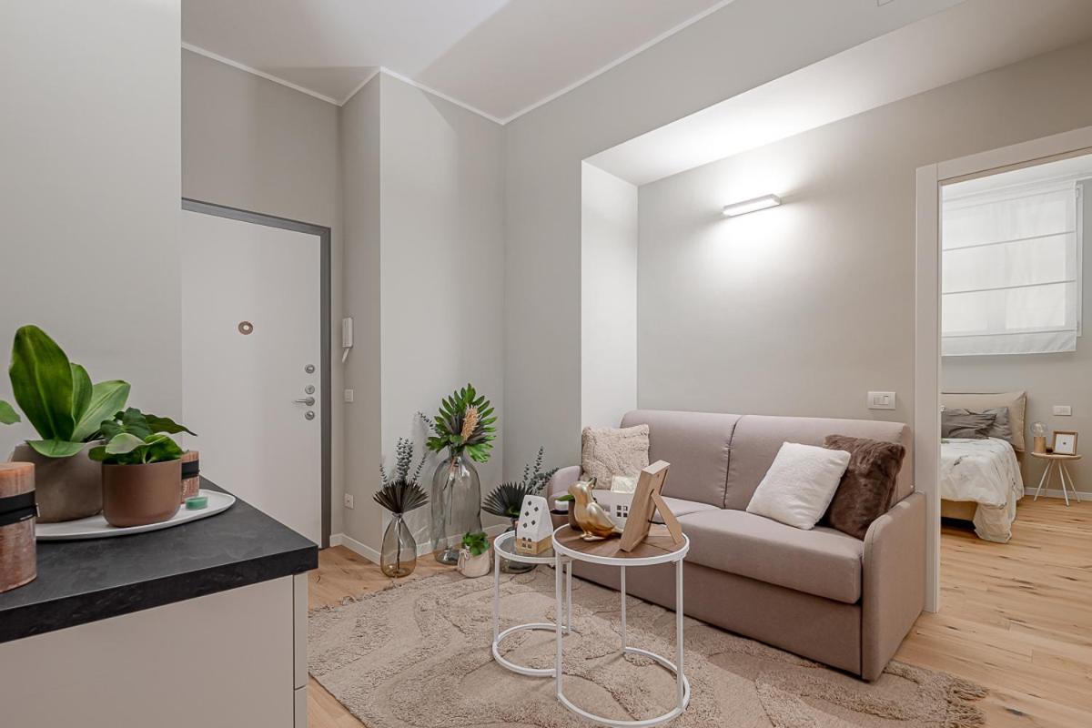New! Duomo-san Siro - Super Cute Modern Apt, 15mins To Duomo! Milan